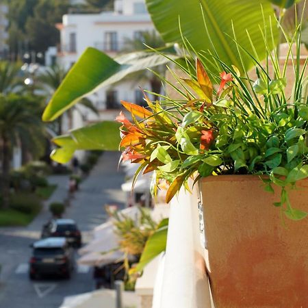 Hostal Yebisah Santa Eularia des Riu Zewnętrze zdjęcie