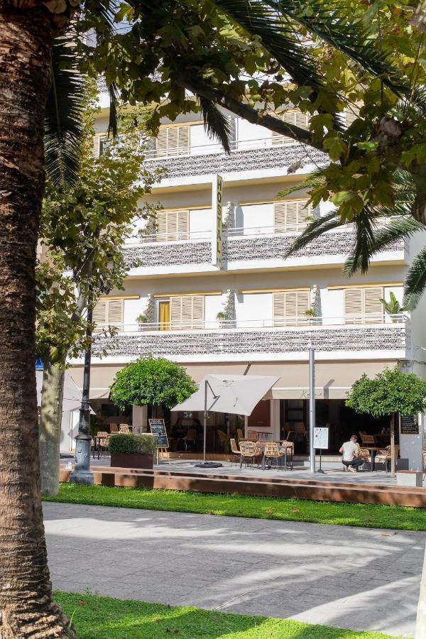 Hostal Yebisah Santa Eularia des Riu Zewnętrze zdjęcie
