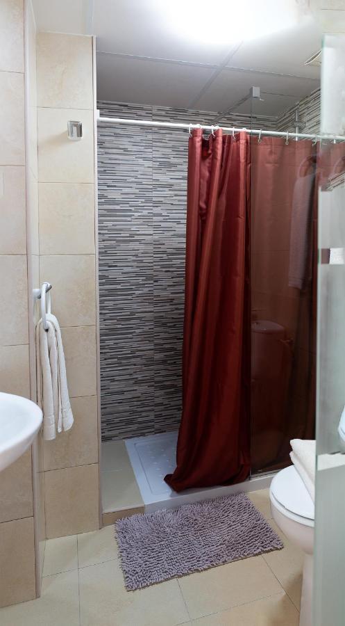 Hostal Yebisah Santa Eularia des Riu Zewnętrze zdjęcie