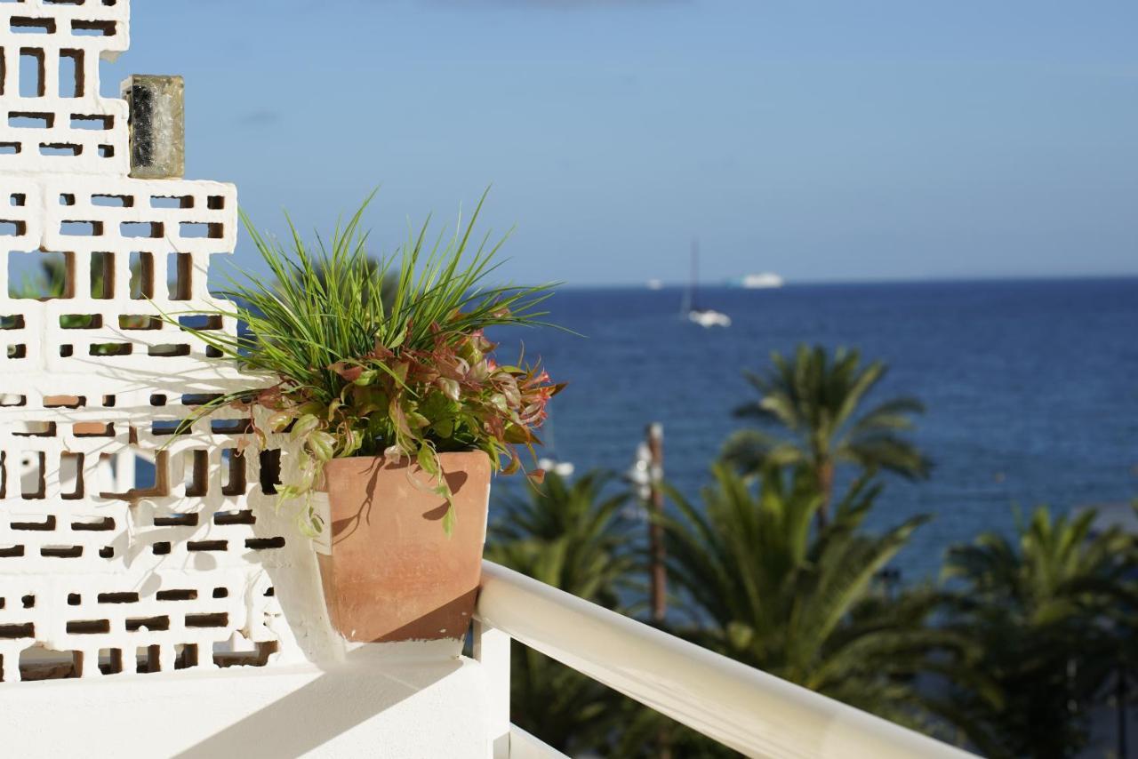 Hostal Yebisah Santa Eularia des Riu Zewnętrze zdjęcie