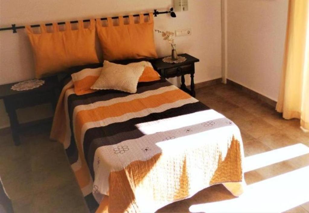 Hostal Yebisah Santa Eularia des Riu Zewnętrze zdjęcie