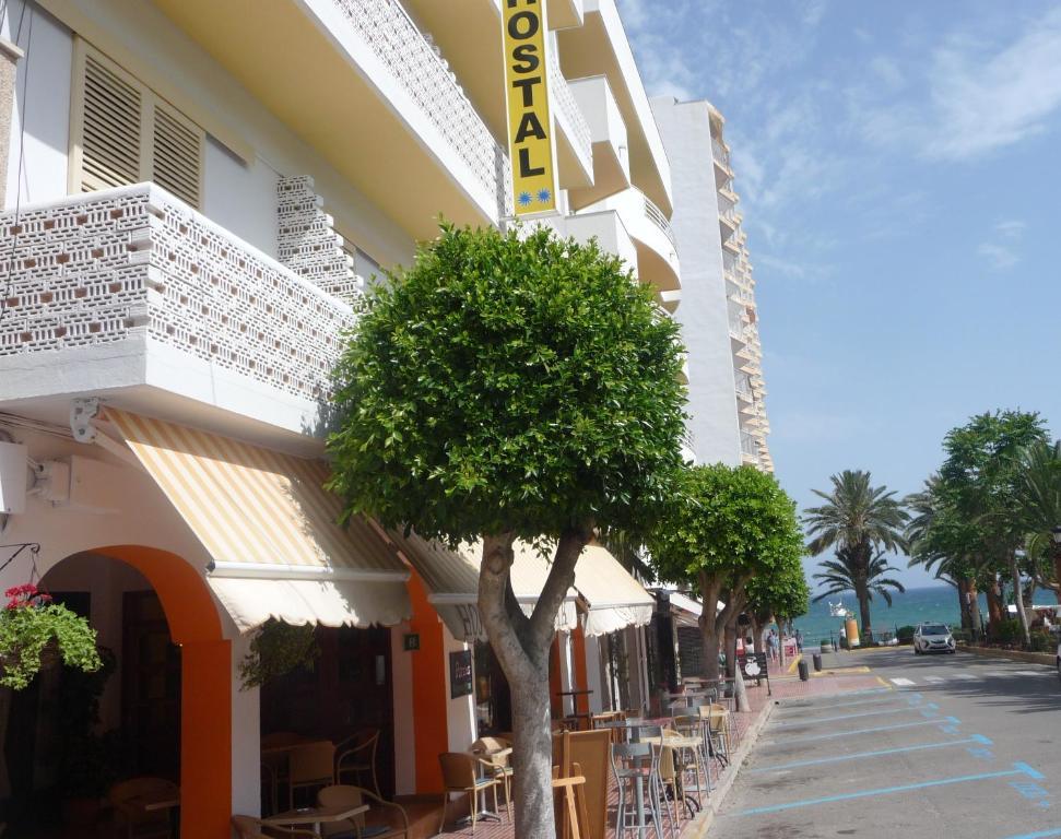 Hostal Yebisah Santa Eularia des Riu Zewnętrze zdjęcie