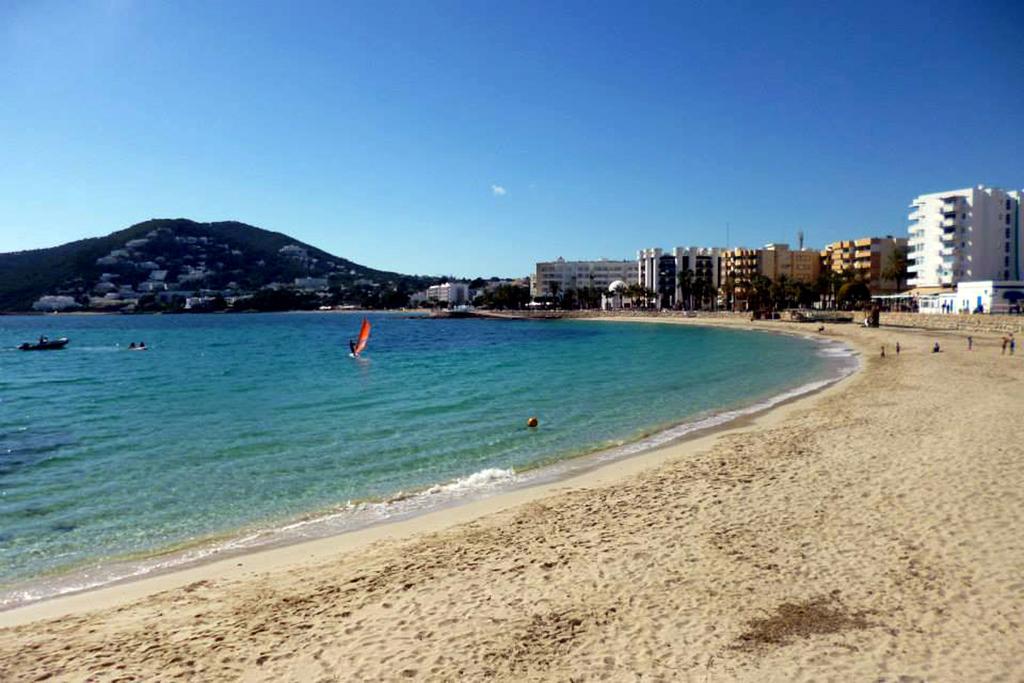 Hostal Yebisah Santa Eularia des Riu Zewnętrze zdjęcie