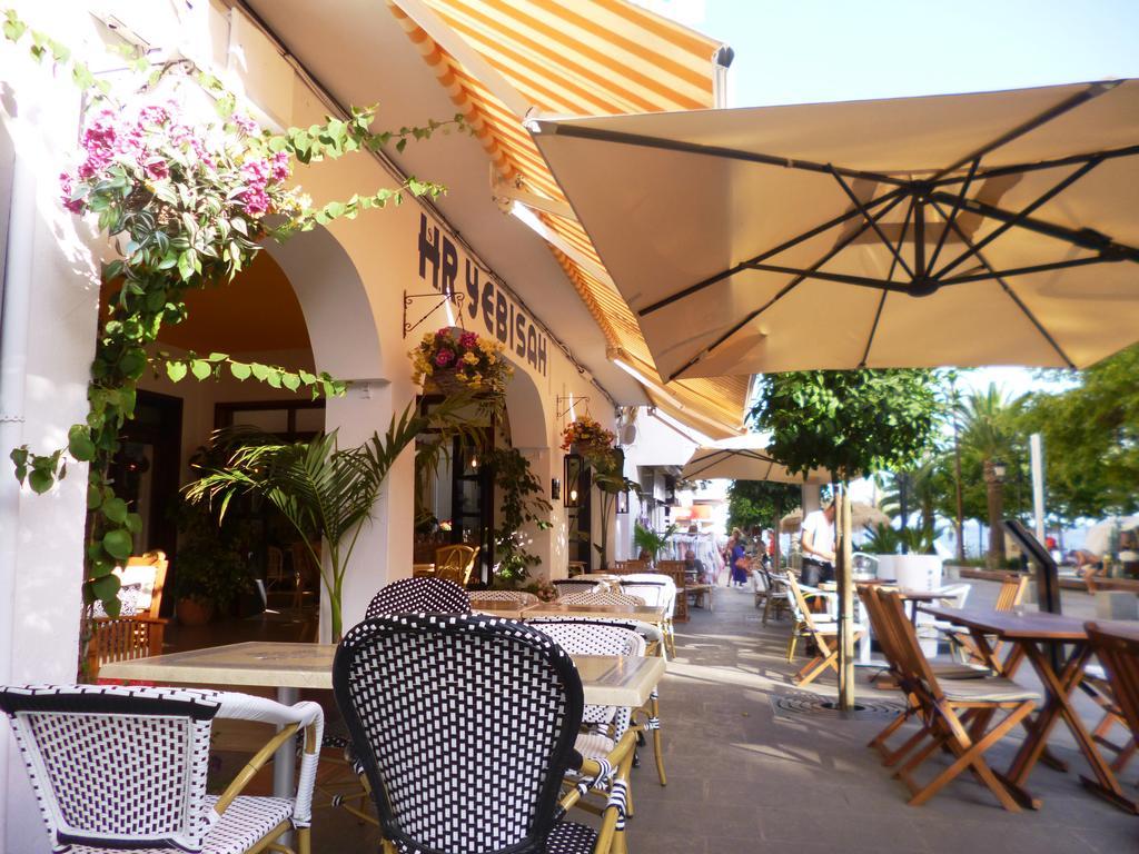 Hostal Yebisah Santa Eularia des Riu Zewnętrze zdjęcie