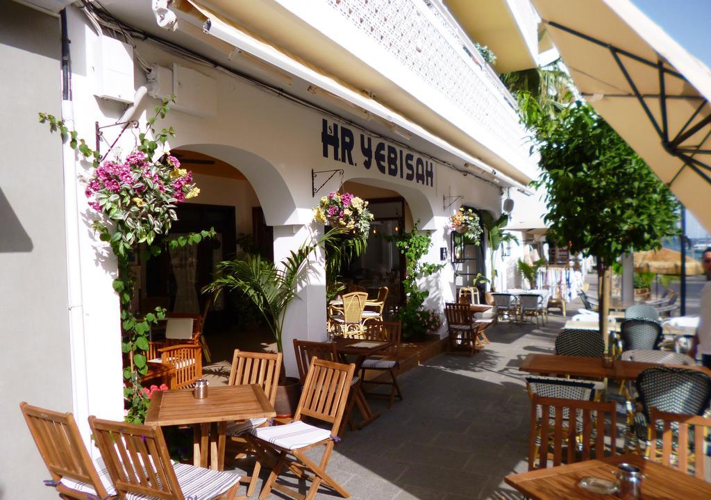 Hostal Yebisah Santa Eularia des Riu Zewnętrze zdjęcie