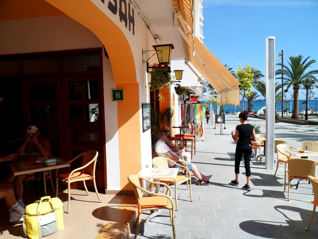 Hostal Yebisah Santa Eularia des Riu Zewnętrze zdjęcie