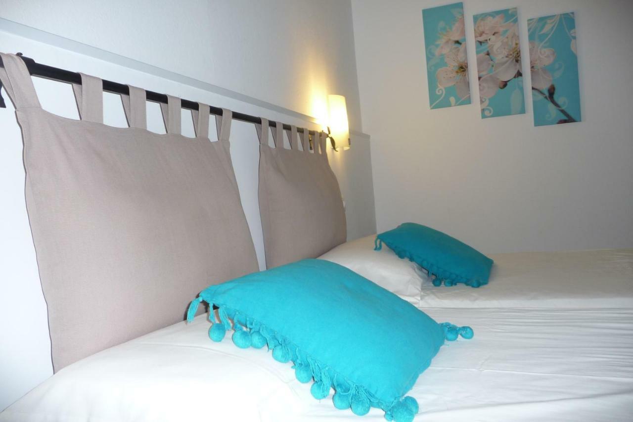 Hostal Yebisah Santa Eularia des Riu Zewnętrze zdjęcie